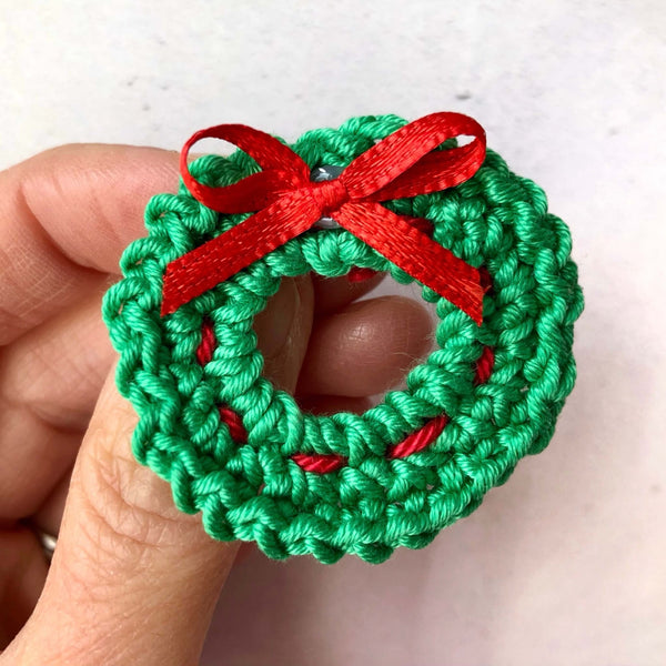 Crochet wreath brooch